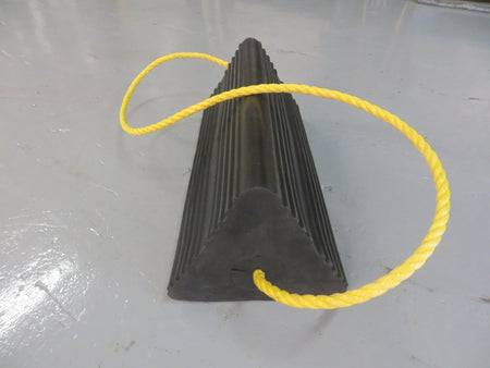Heavy-duty rubber aircraft wheel chock – view 5