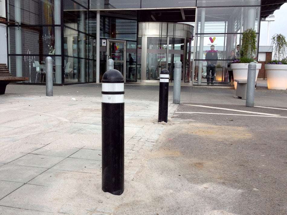 Flexible Rubber Bollard – Universal Black with White Reflective Bands