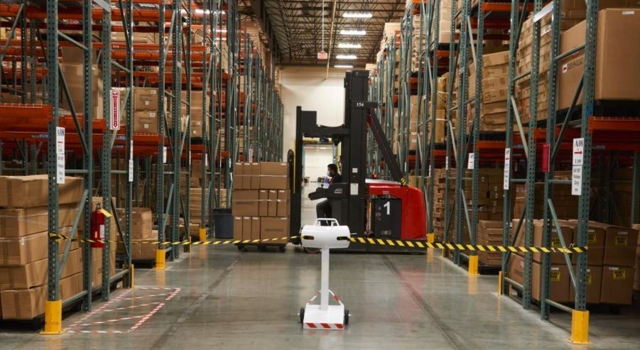 Flexibarrier -Rewind- Sustav za upravljanje pristupom/usmjeravanjem putnika (2x28m traka)