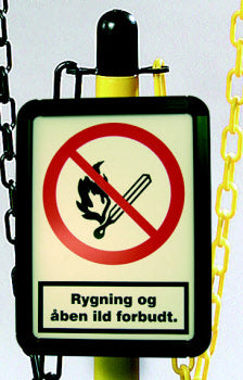 Kylttipidike muovipylväille