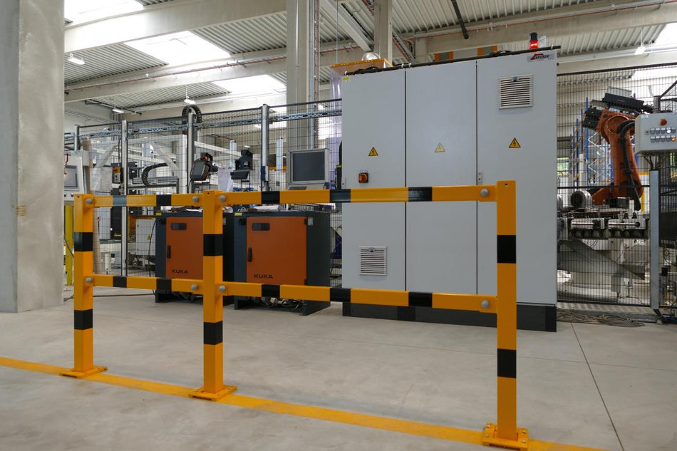 Protective railing for plugging down removable for temporary opening of access routes